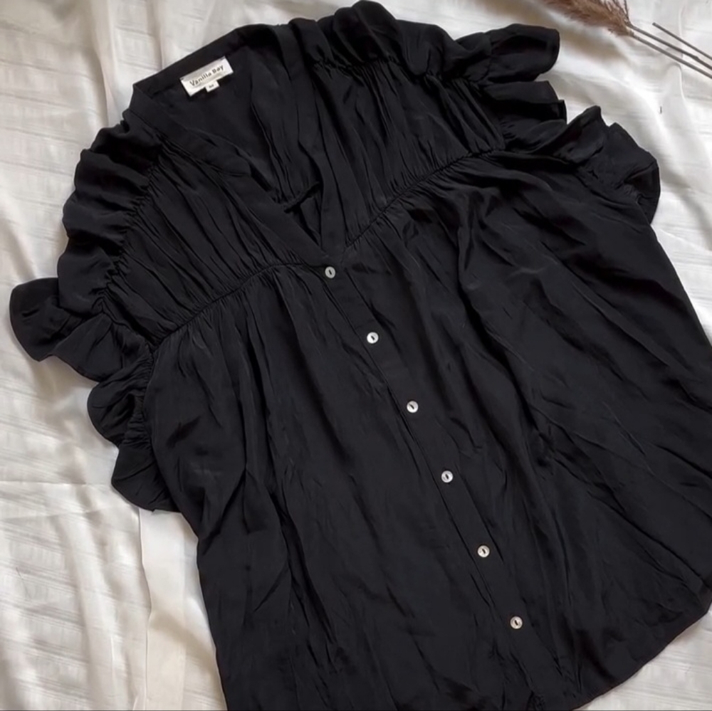 Vanilla Bay Lillian Button up Top with Ruffled Sleeves